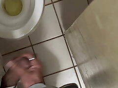 Punheta do banheiro público asian first adulthood gay sex videos