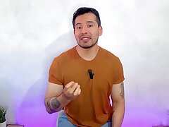 Policia militar cubano dotado recibe sexo vocal de un hombre en un callejon de noche detras de un arbol. relato sexual asian gay sex videos asian site