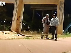 Motoqueiro vê Trabalhador mijando volta e oferece uma mamada sex videos gay asian warble