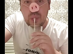 This Russian gay has a addiction: he loves the taste of fresh cum near his mouth! asian gay sex/videos