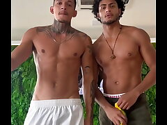 Passivo Femboy dando pra casal de Ativos Dotados asian hot men gay sex videos