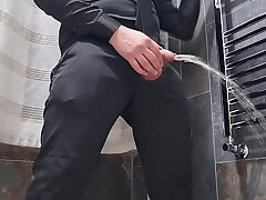 ABITO NERO ELEGANTE  SEGA LUNGA MEZZ'ORA E UN ENORME CARICO DI SPERMA - CAZZO GROSSO BAGNATO IN PRIMO PIANO E GEMITI CON SCHIZZATA FORTE FINALE asian gay carnal knowledge kissing videos